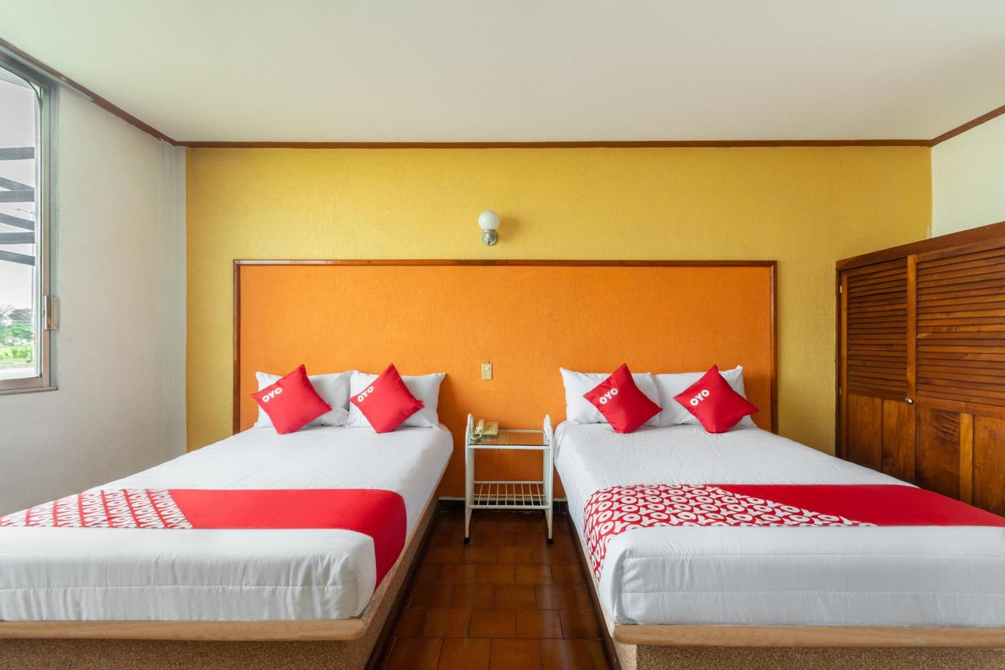 Oyo Hotel Casa Blanca Martínez de La Torre Kültér fotó