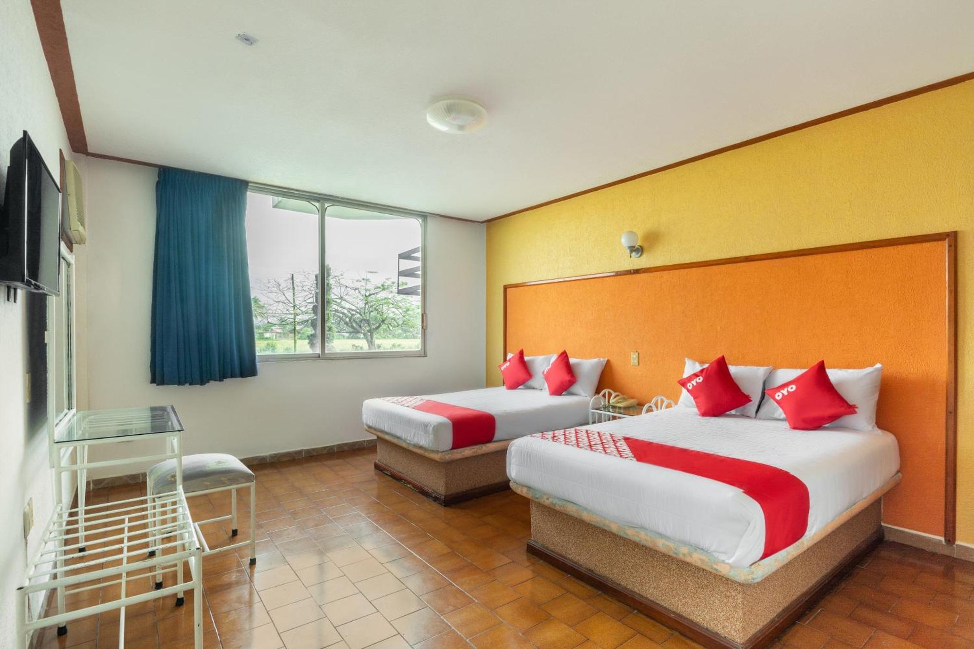 Oyo Hotel Casa Blanca Martínez de La Torre Kültér fotó