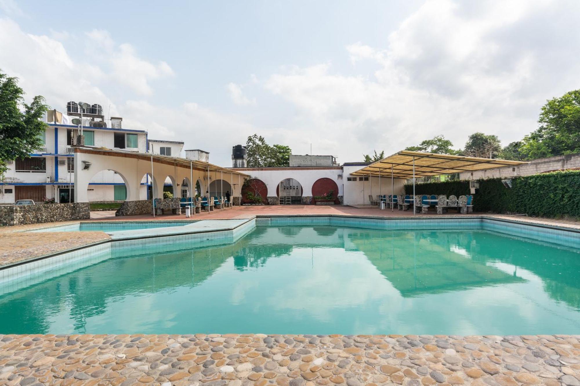 Oyo Hotel Casa Blanca Martínez de La Torre Kültér fotó